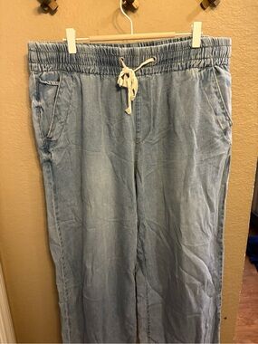 Kensie Light Blue Denim Drawstring Waist pants